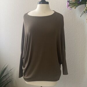 🦄 Green Dolman Top